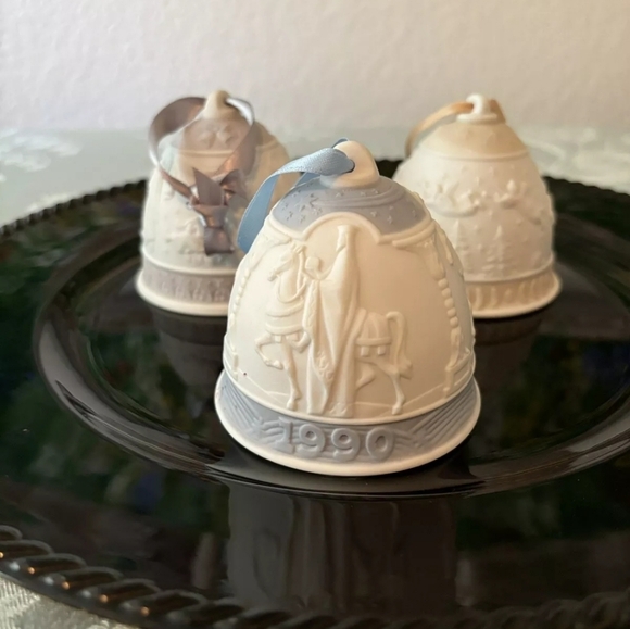 Vintage Lladro Porcelain Christmas Bells - Lot Of 3 - Years 1995, 1990, 1989 - Picture 2 of 9
